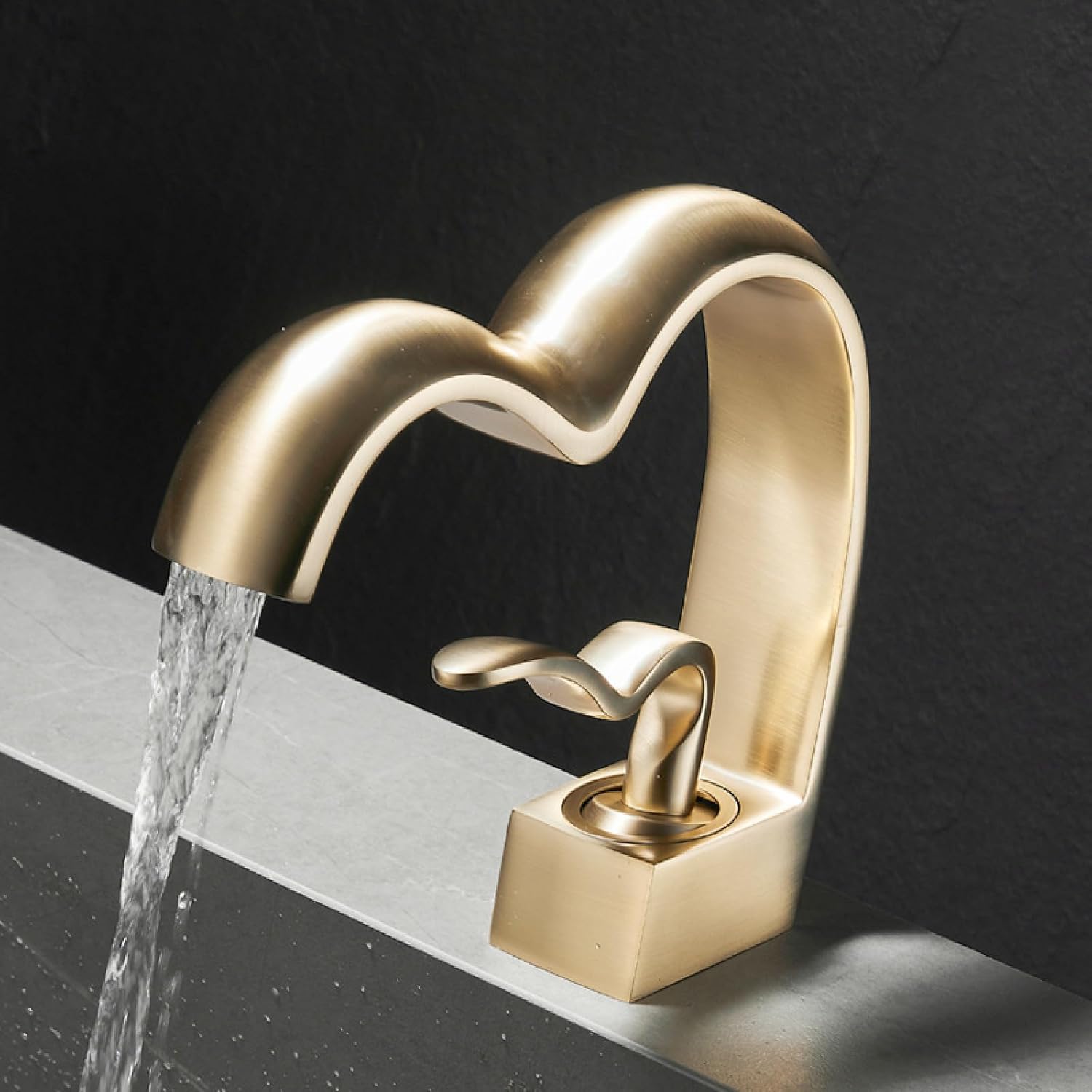 田村誠司 女性の肖像 水彩画 黒フレーム付き 神戸：ファルコンの散歩